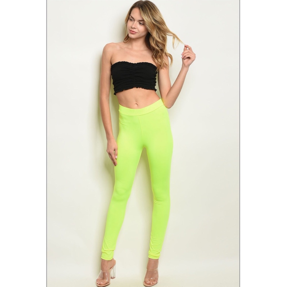 🦄 Neon yellow leggings🦄